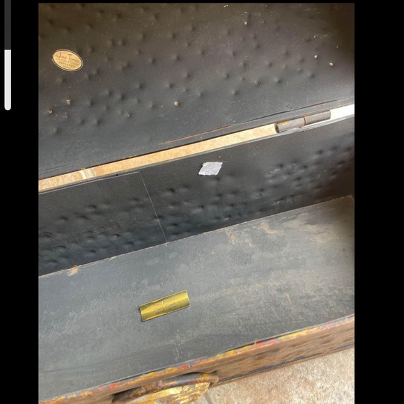 Jose Torres rectangular metal decorative box - Picture 13 of 14